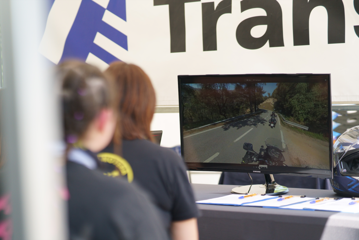 Group of users reviewing the mistakes they have made while riding their motorbikes