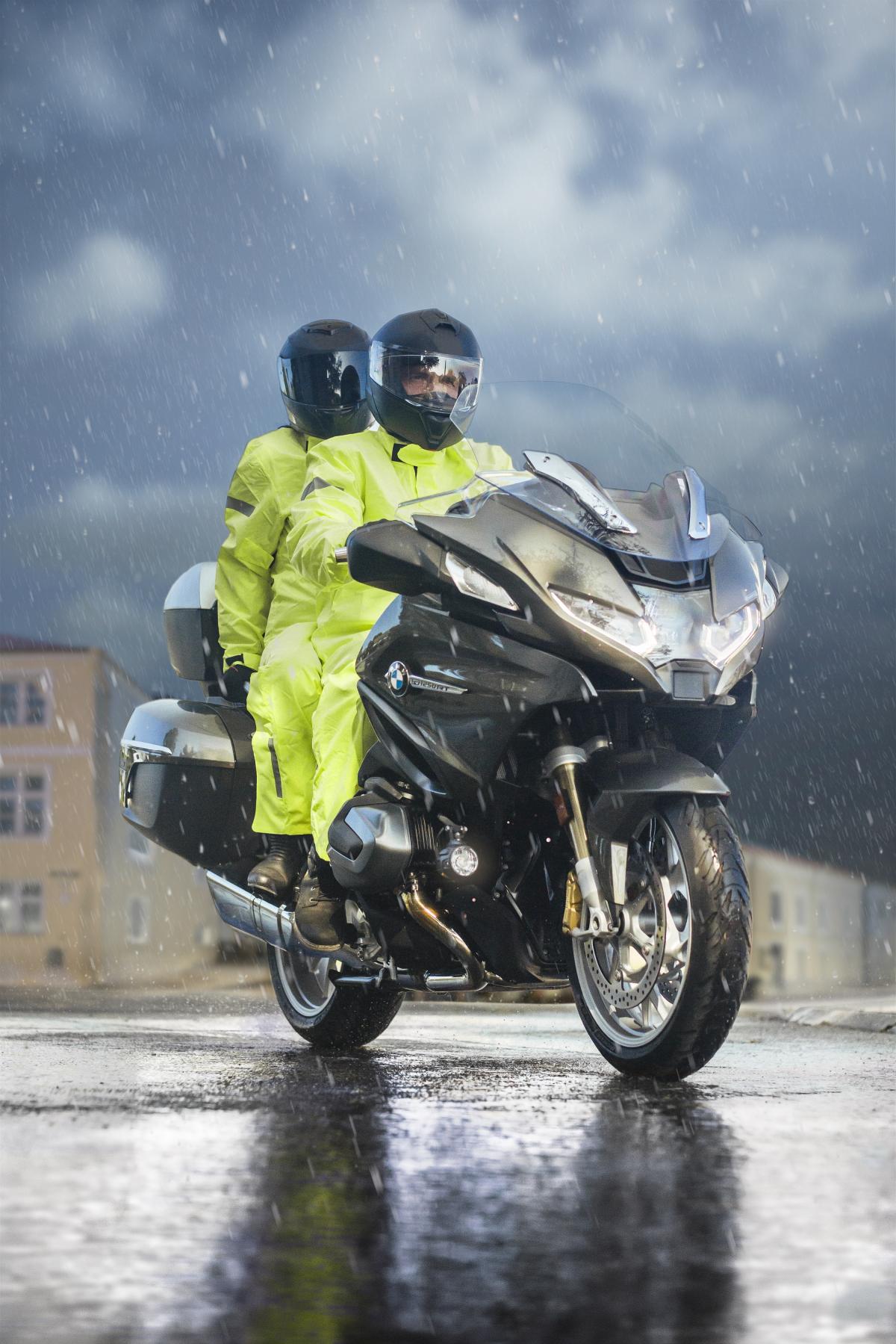 Motos y lluvia